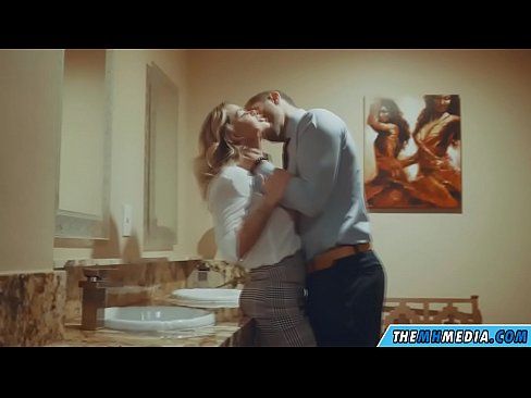 ❤️ Nuair a mheallann blonde busty tú i seomra scíthe poiblí ❌  Just a porn  ag ga.liporno.ru ❌